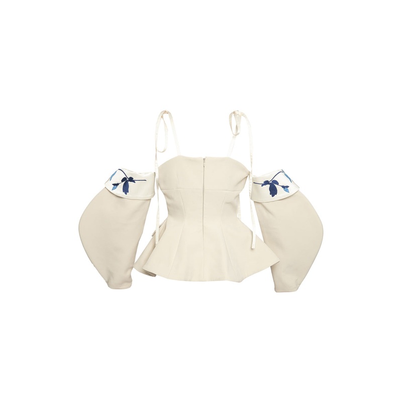 TAILORED TOP WITH EMBROIDERED BALLOON SLEEVE