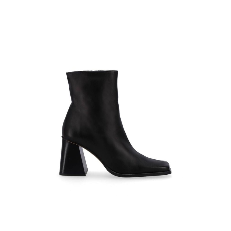SOUTH ANKLE BOOTS IN BLACK