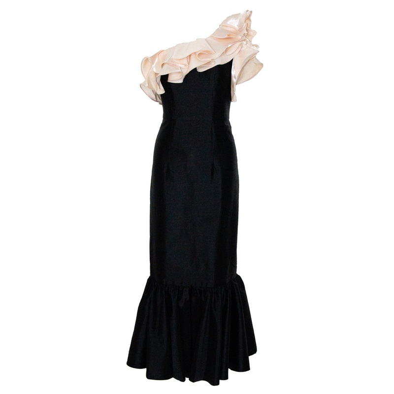 RYLAI ONE SHOULDER FISHTAIL MIDAXI IN BLACK/NUDE