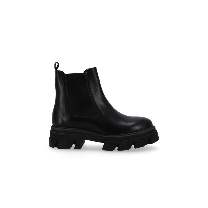 BERENICE LEATHER ANKLE BOOTS IN BLACK