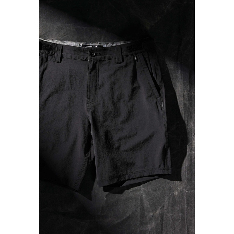 EAST CLIFF EXPEDITION 19″ HYBRID SHORTS