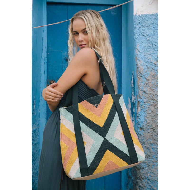 LA SOURCE TOTE BAG